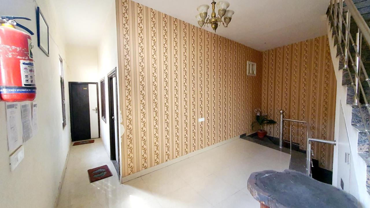 Hotel Amritsar Inn Buitenkant foto
