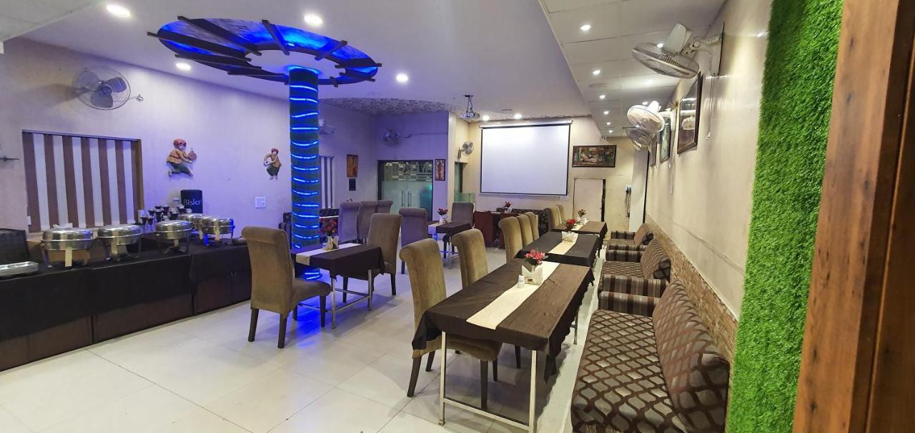 Hotel Amritsar Inn Buitenkant foto