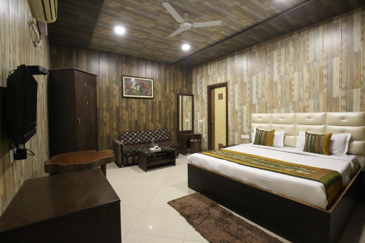 Hotel Amritsar Inn Buitenkant foto