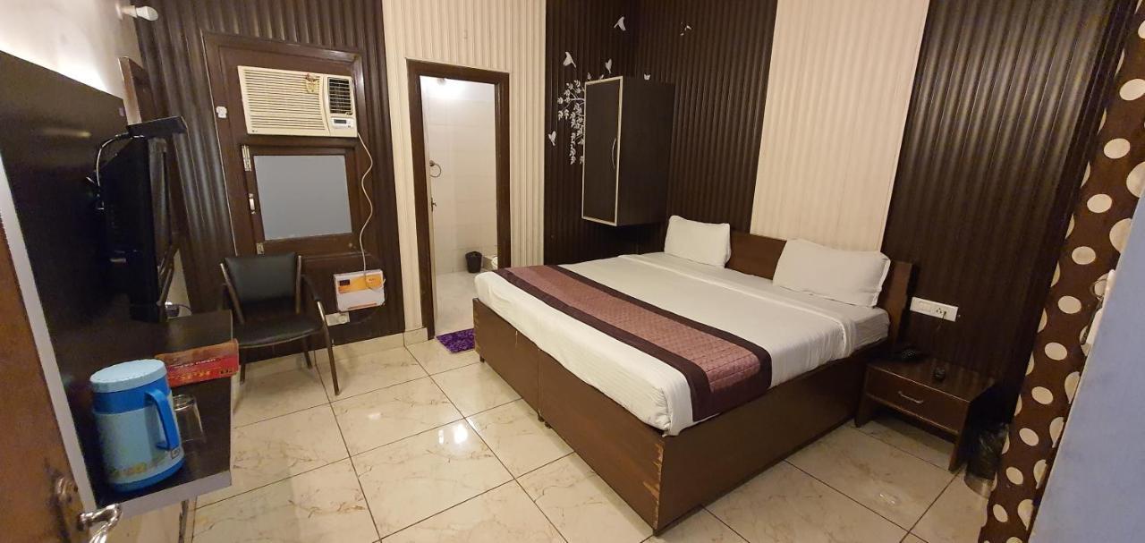 Hotel Amritsar Inn Buitenkant foto