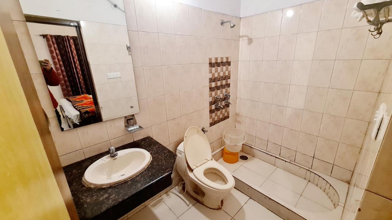 Hotel Amritsar Inn Buitenkant foto