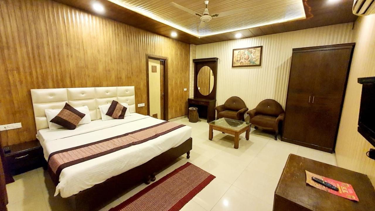 Hotel Amritsar Inn Buitenkant foto