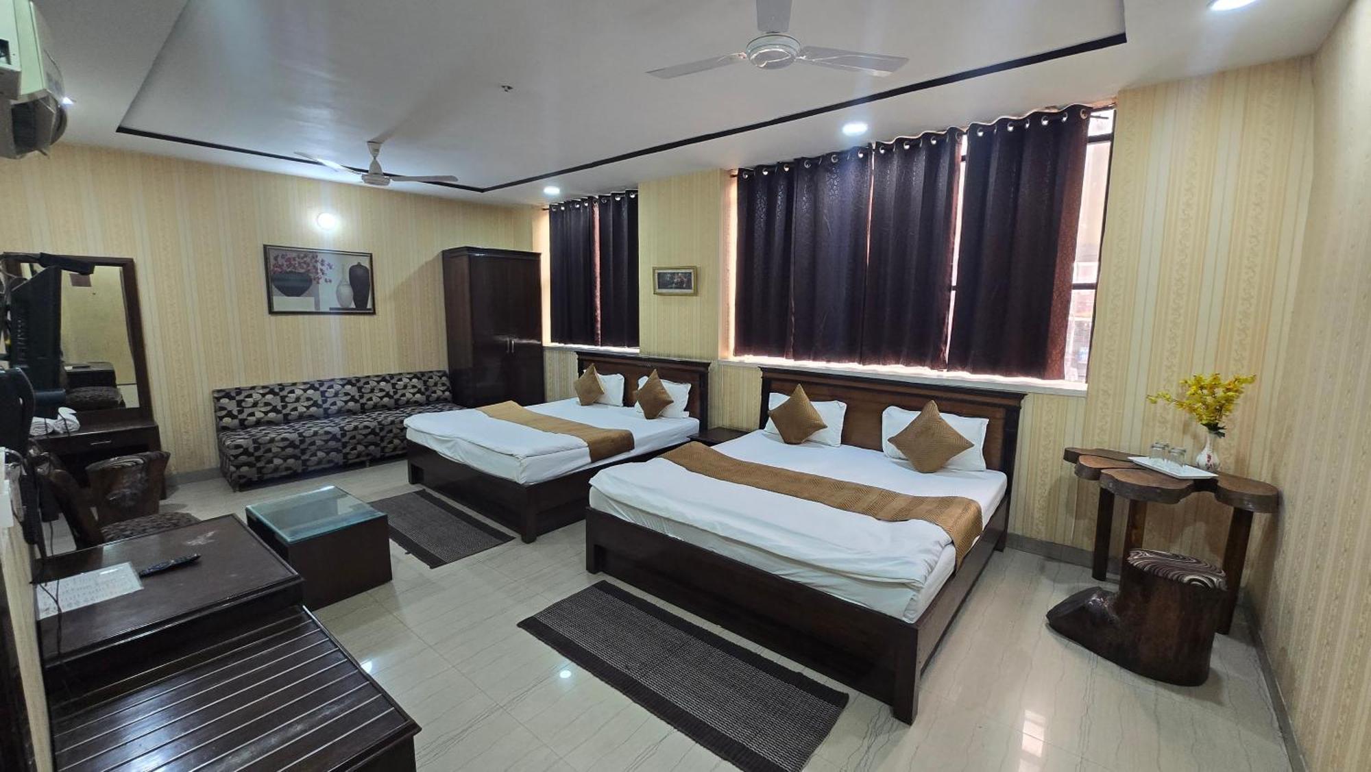 Hotel Amritsar Inn Buitenkant foto